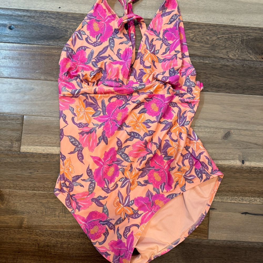 One piece bathing suit